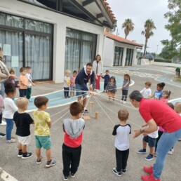 JEU EN BOIS GÉANT TOUR DE FROEBEL 1