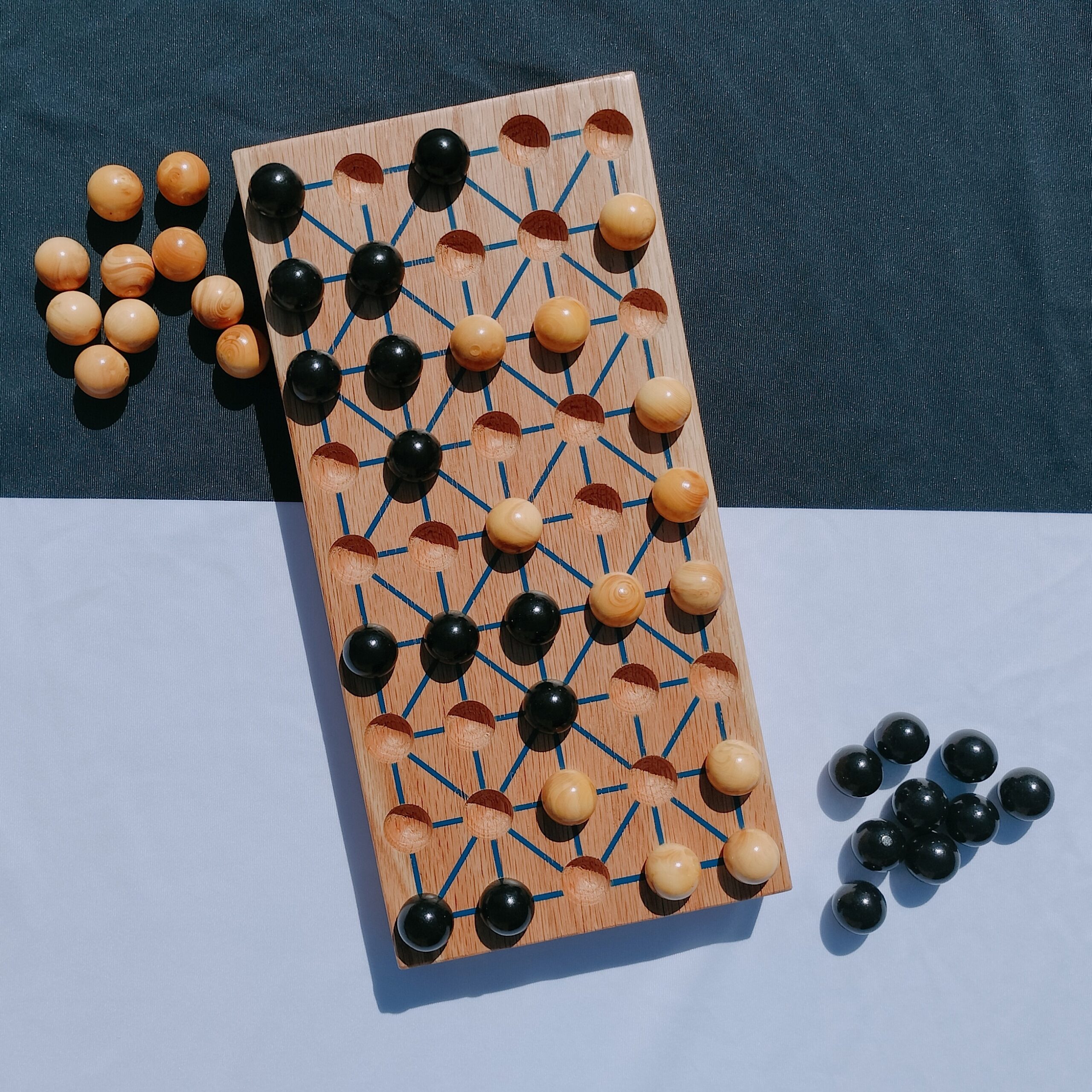 JEU EN BOIS FANORONA