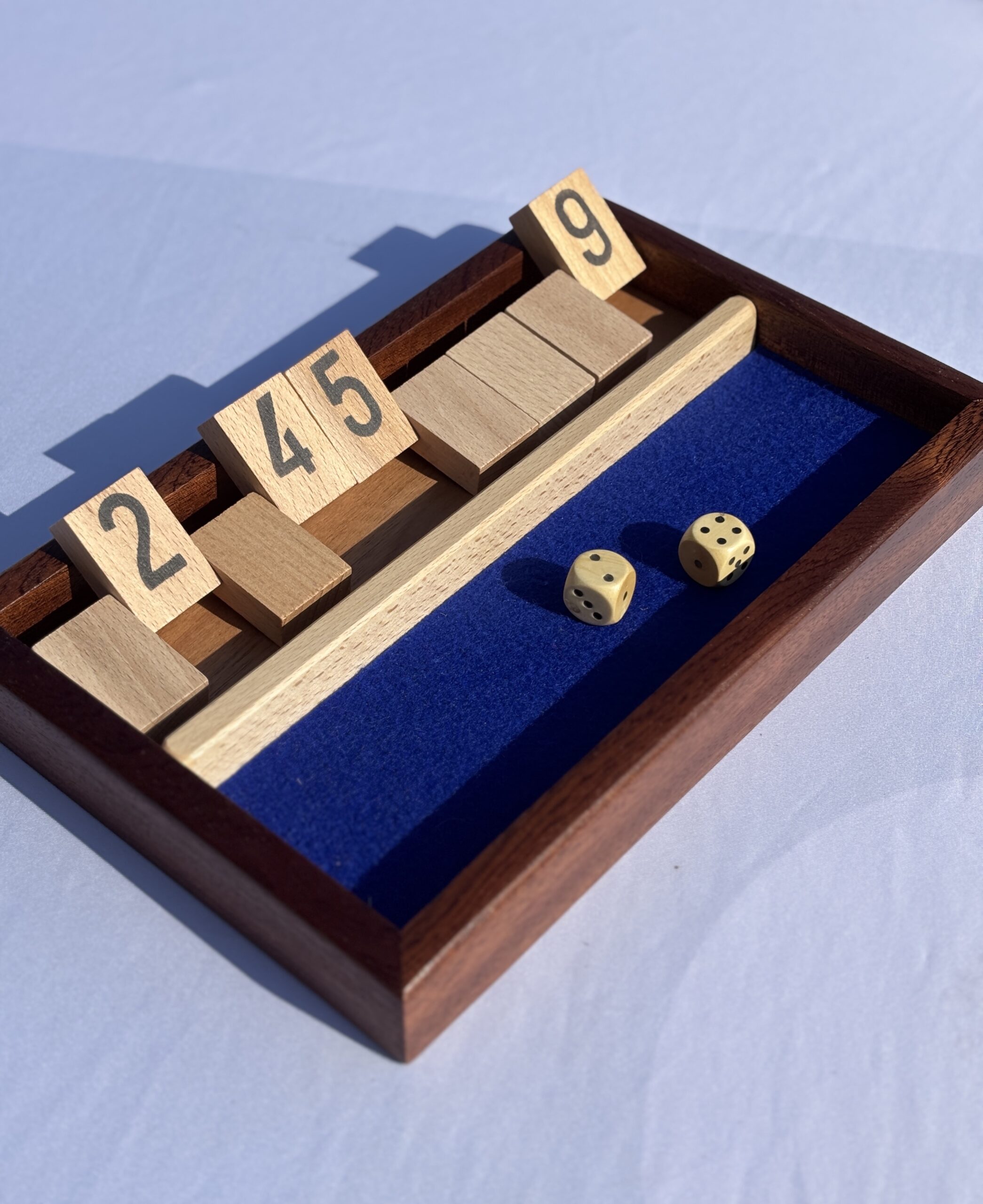 JEU EN BOIS FERMER LA BOITE BONNES AFFAIRES