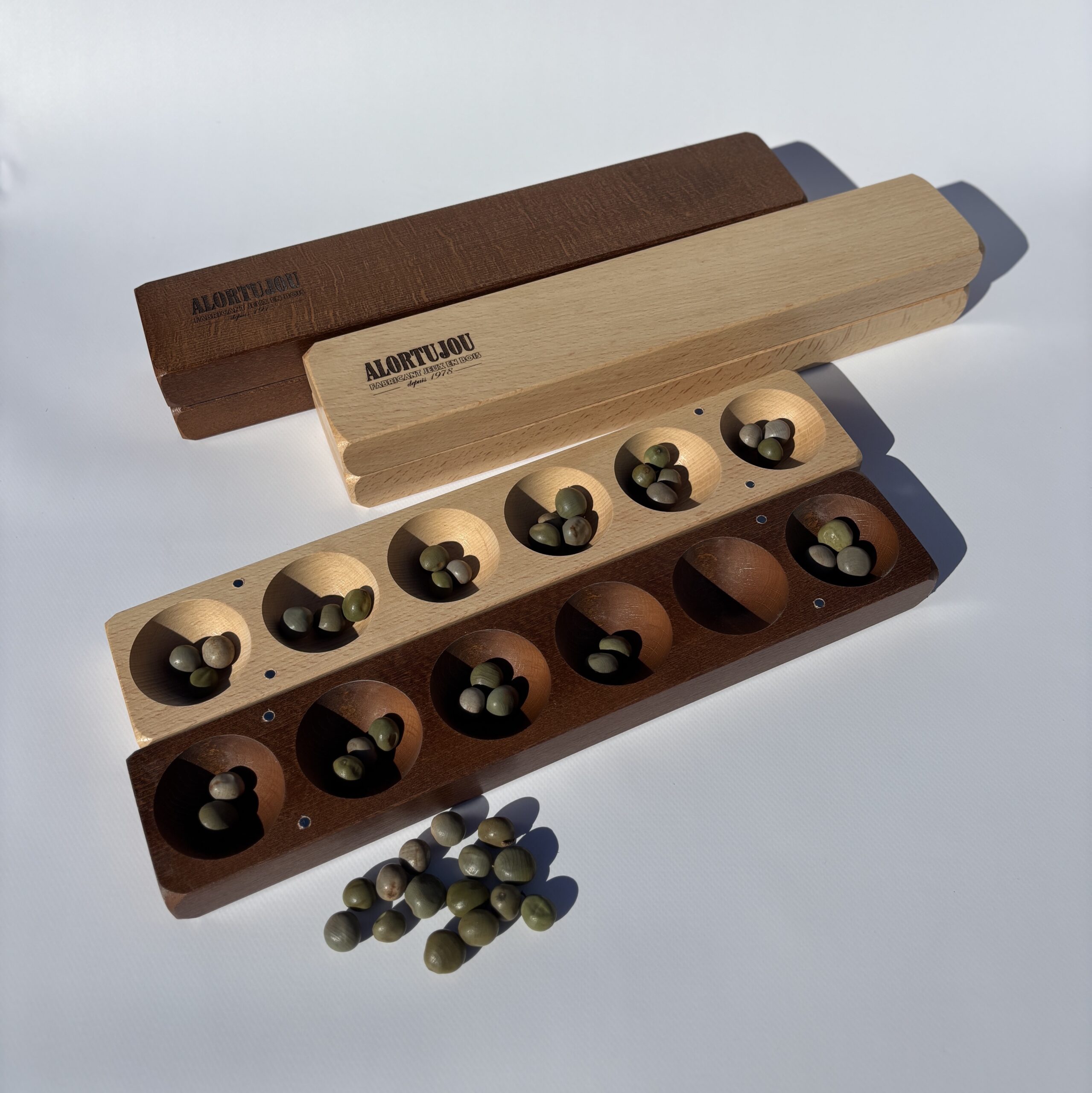 JEU EN BOIS AWELÉ (ou AWALÉ)